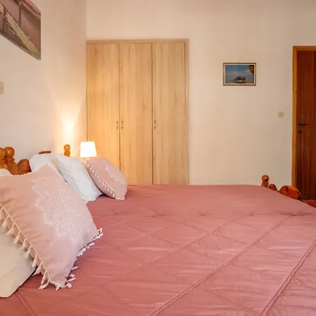 Lägenhet Anthoula's Garden *