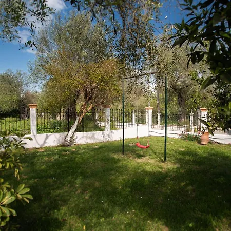 Anthoula's Garden Apartment Perivolion