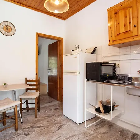 Lägenhet Anthoula's Garden *