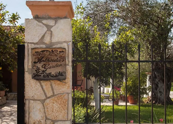 Anthoula's Garden شقة *