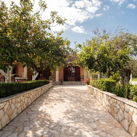 Anthoula's Garden דירה